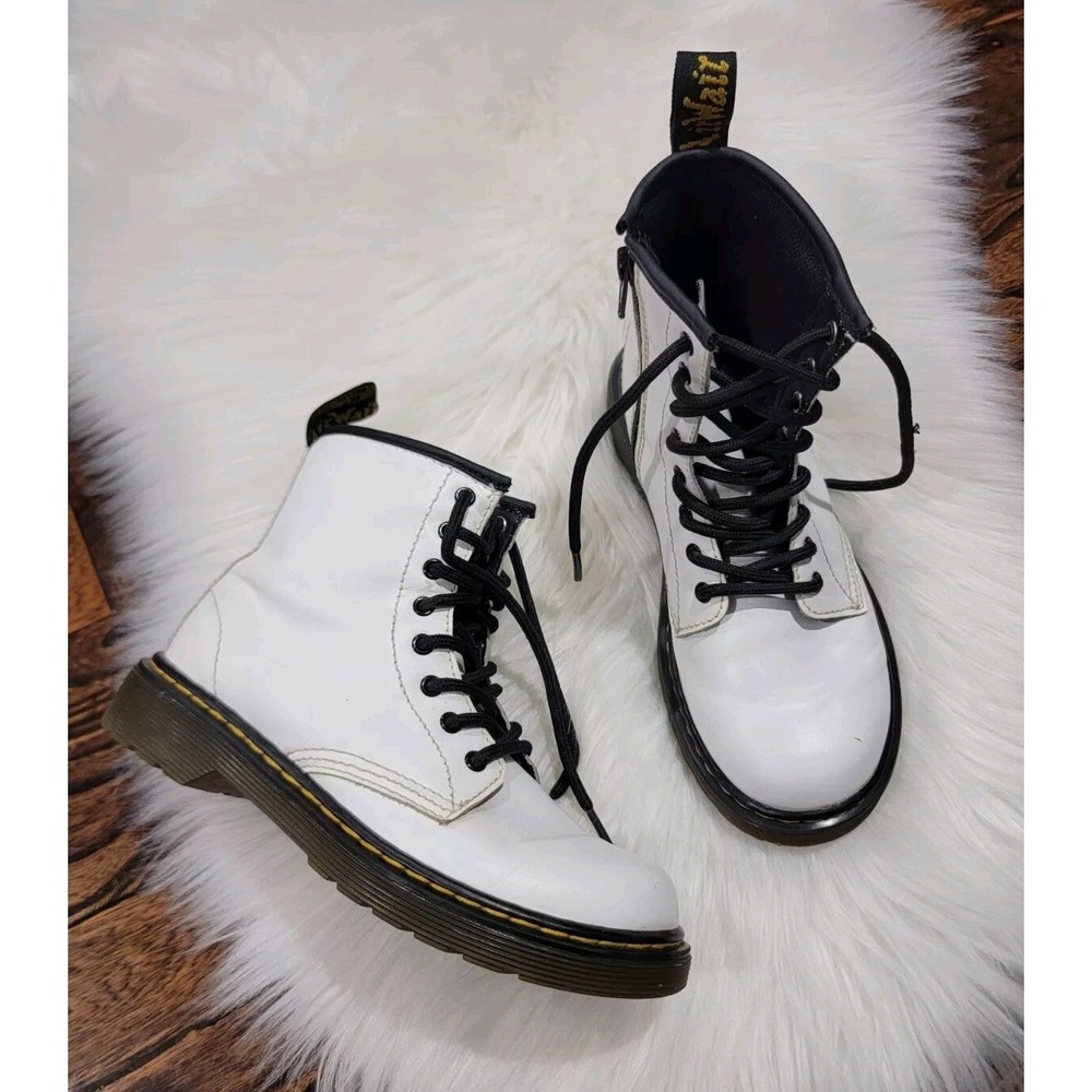 Dr. Martens Doc Martens White Kids Girls Size US 2 Air Wair Ankle Zipper Boots